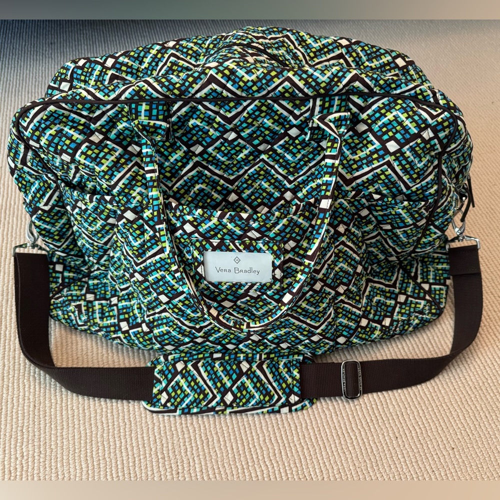 NEW VERA BRADLEY Grand Traveler luggage rain forest suitcase carryon